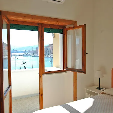 Le Maree La Terrazza Sul Mare Hébergement de vacances
